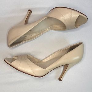 🌸MARIPE Women's Cream Colored High Heels Sz 7.5